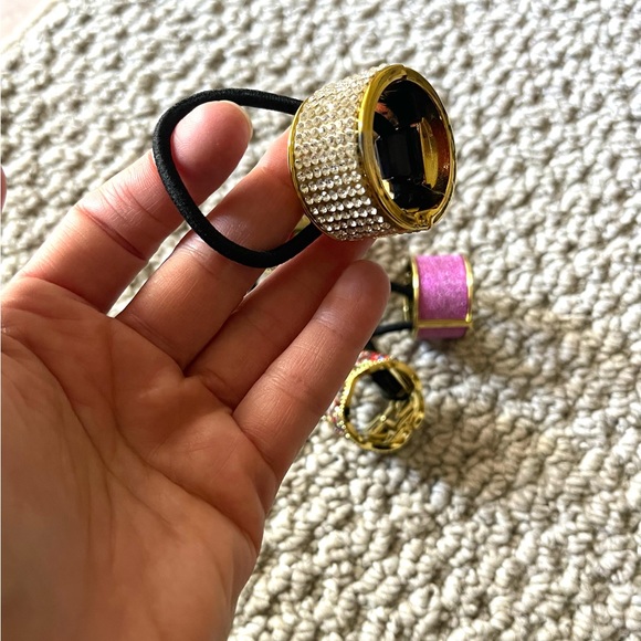 (4) Hair Bows - Picture 3 of 5